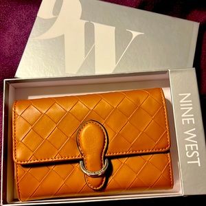 Nine West wallet